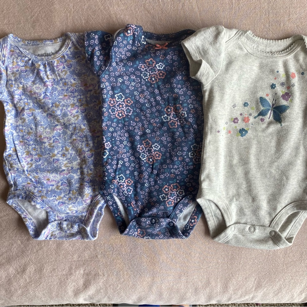 Carter’s Baby Girl Onsie Spring, Summer Bundle. Lot of 16 pieces! Size 3 month - Picture 7 of 11